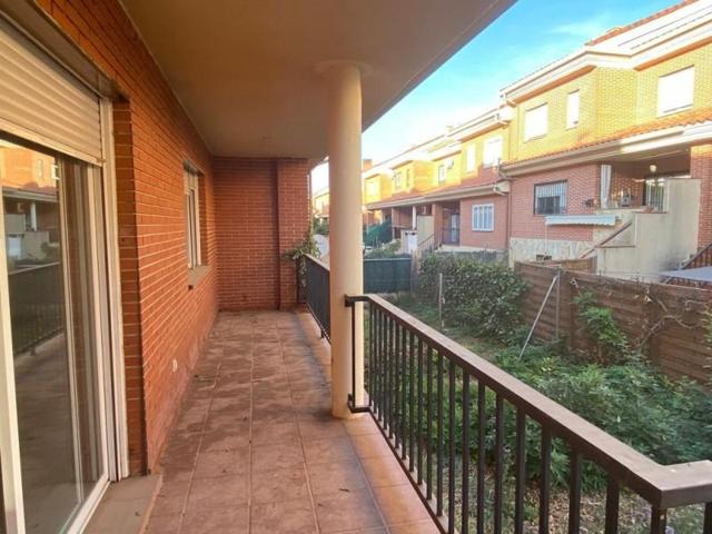 Adosada en venta en Chiloeches, Torija photo 0