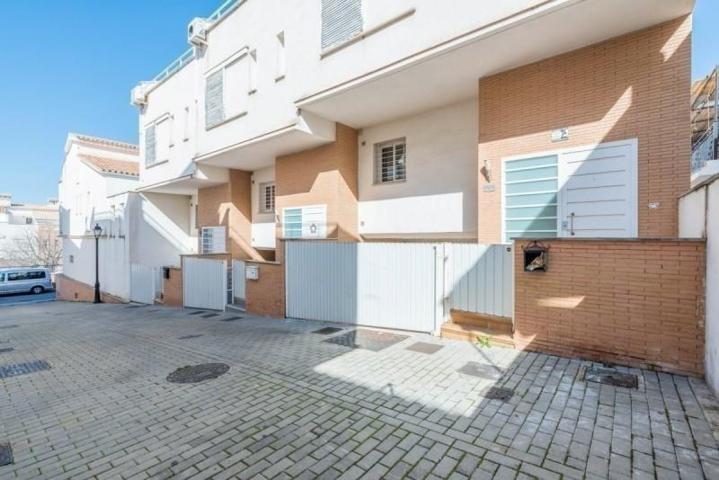 Adosada en venta en Cájar, BELLAVISTA photo 0