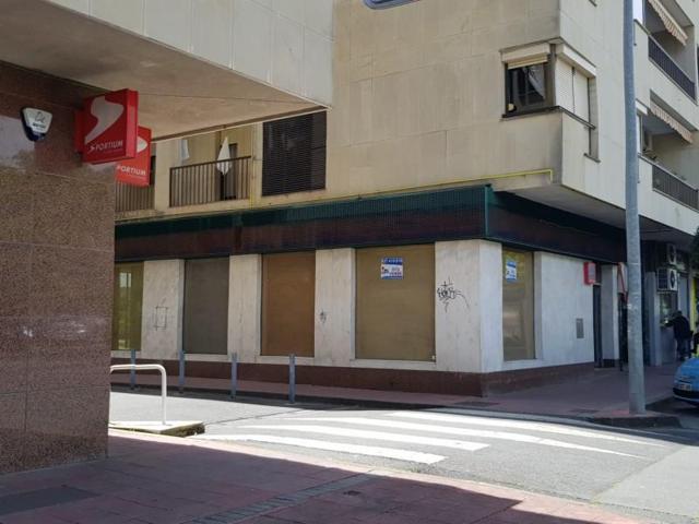Local comercial en venta en Plasencia, CAÑADA REAL - CENTRO DE SALUD LA DATA photo 0
