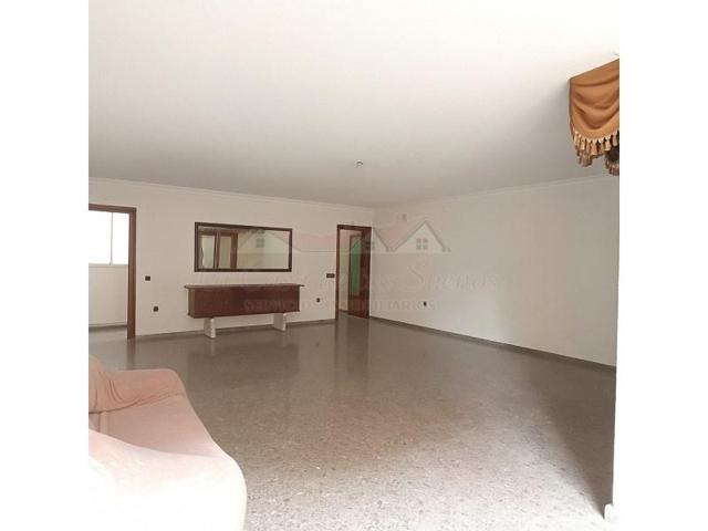 Piso en venta en Sax photo 0