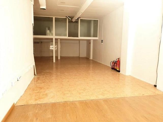 Local comercial en venta en Mataró photo 0