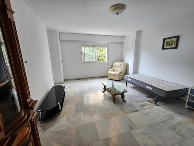 Piso en venta en Oliva photo 0