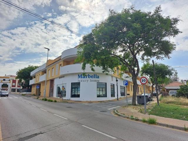 Piso en venta en Estepona, Estepona photo 0