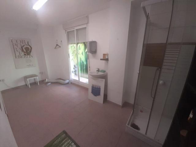 Local comercial en venta en Elche, Asilo - Pisos Azules photo 0