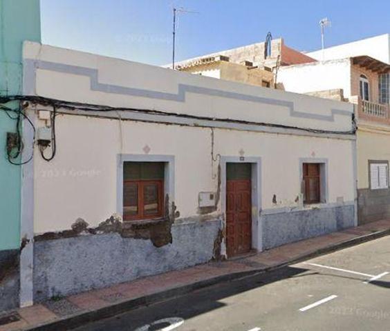 Casa con terreno en venta en Santa Lucía de Tirajana, Vecindario photo 0