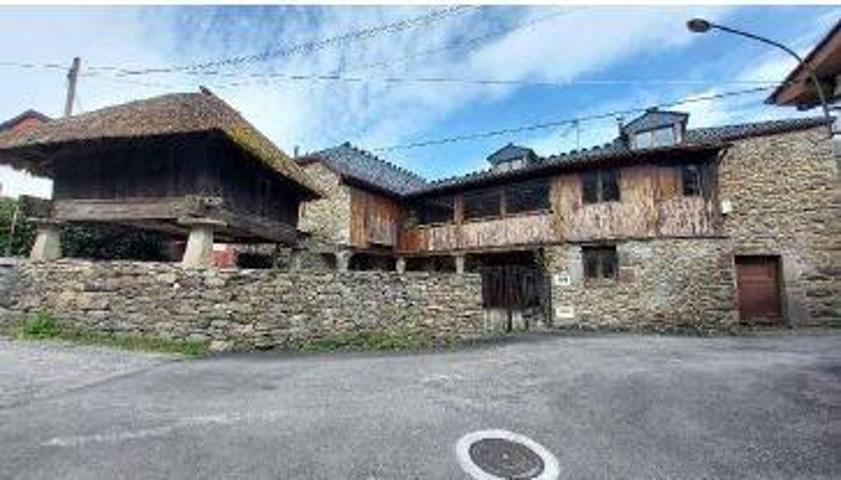 Casa con terreno en venta en Villablino, León - Villablino photo 0