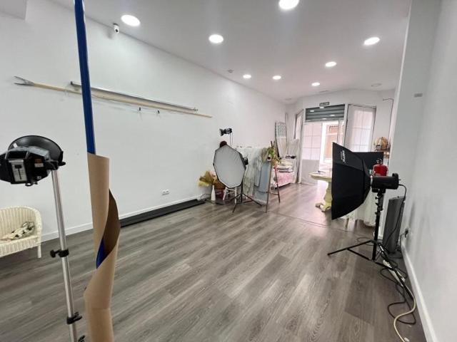 Local comercial en venta en Torremolinos, La Carihuela photo 0