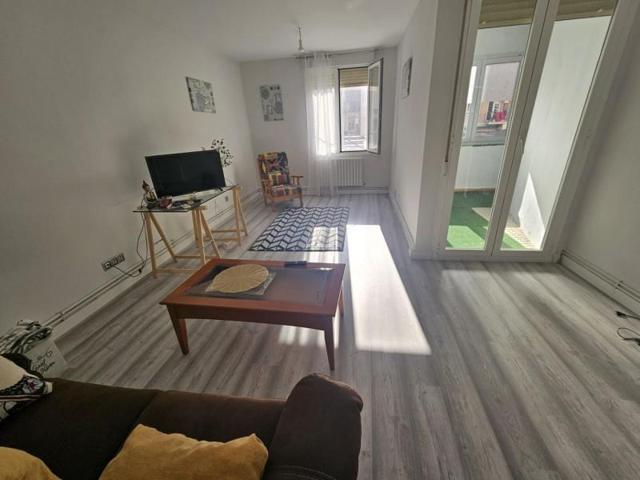 Apartamento en venta en Logroño, Vara De Rey photo 0