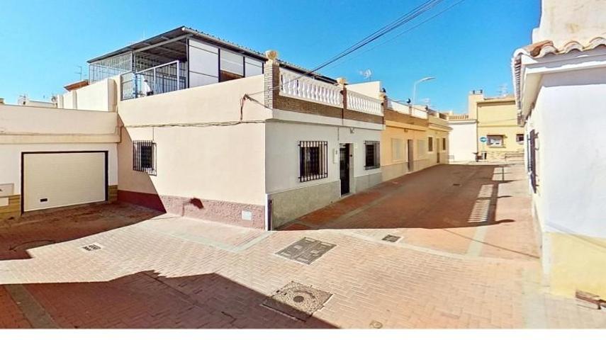 Casa en venta en Motril, A 5 minutos del centro photo 0