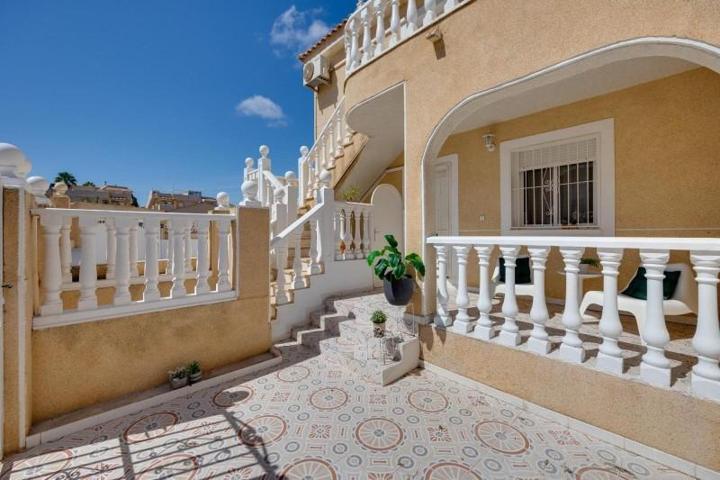Bungalow en venta en Torrevieja, Los Frutales photo 0