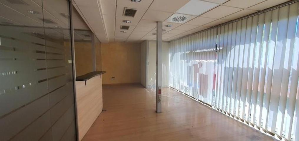 Local comercial en venta en Mollet del Vallès, Estació de França - Estació del Nord photo 0