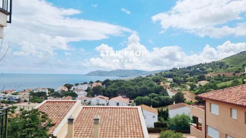 Piso en venta en Llançà photo 0