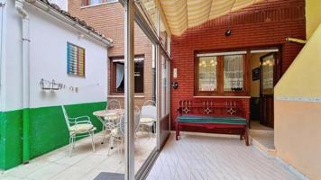Adosada en venta en Mansilla de las Mulas photo 0
