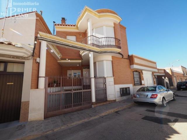 Casa en venta en Tomelloso, Calle Doña Crisanta photo 0