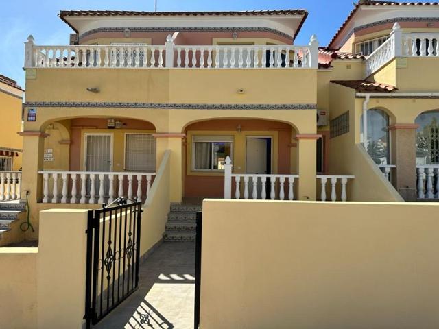 Duplex en venta en Orihuela Costa, Villamartin photo 0
