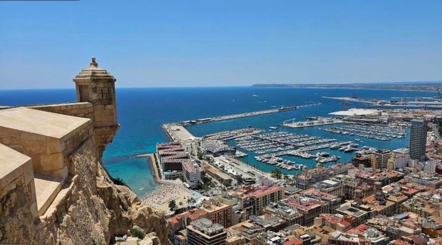 Chalet en venta en Alicante, Sin Zona photo 0