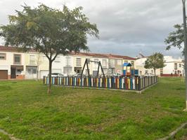 Casa en venta en Utrera photo 0