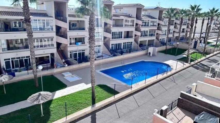 Apartamento en venta en Orihuela Costa, Los Altos photo 0