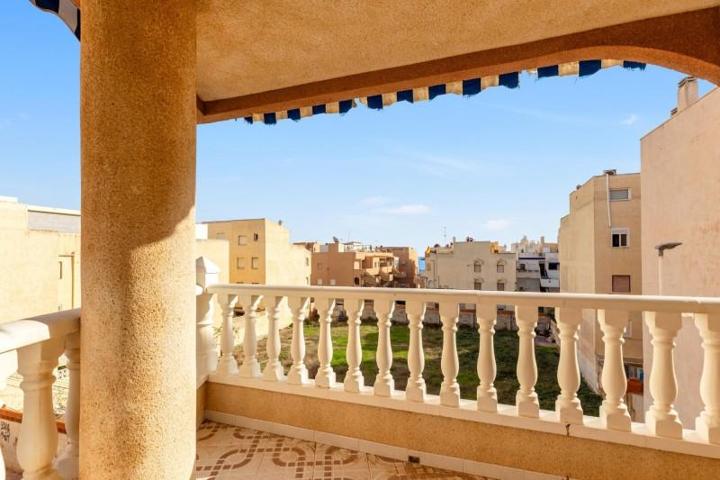 Apartamento en venta en Torrevieja, La Mata photo 0