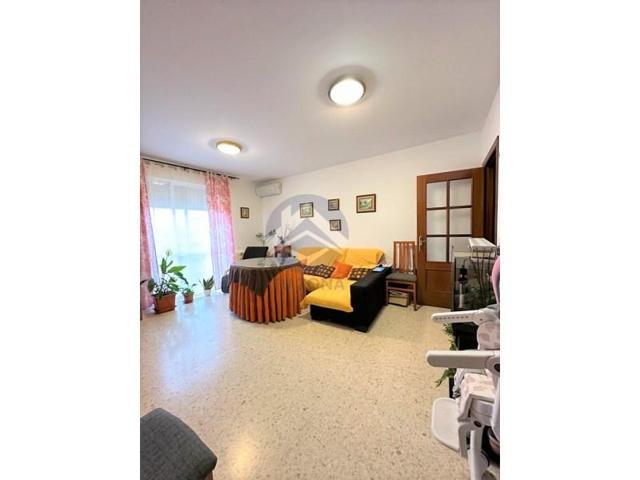 Piso en venta en Badajoz photo 0