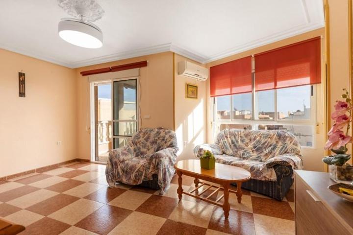Apartamento en venta en Torrevieja, La Mata photo 0
