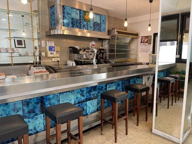 Local comercial en venta en Valencia, Patraix photo 0