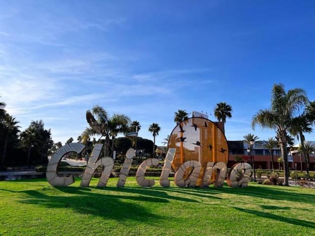 Local comercial en venta en Chiclana de la Frontera, Novo Sancti Petri photo 0