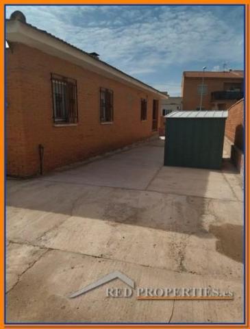 Chalet en venta en Recas, La Sagra photo 0