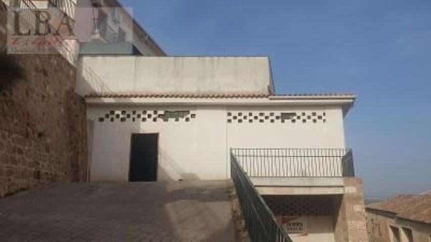 Local comercial en venta en Baños de la Encina photo 0