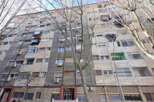 Piso en venta en Barcelona, La Verneda i la Pau photo 0