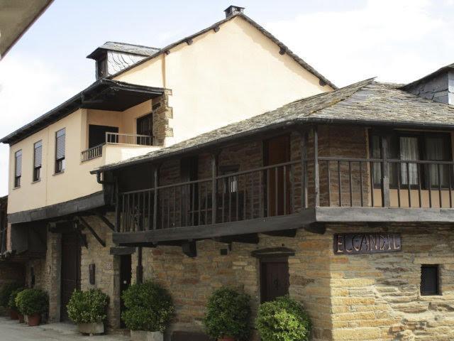 Casa en venta en Vega de Espinareda, San pedro de olleros photo 0