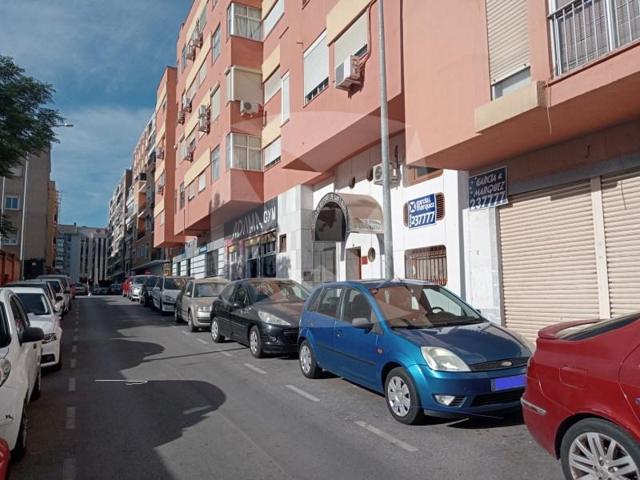 Local comercial en venta en Badajoz photo 0