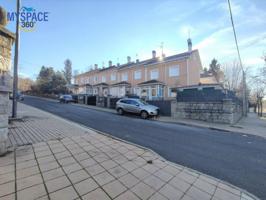 Adosada en venta en Las Navas del Marqués, Las Navas del Marqués photo 0