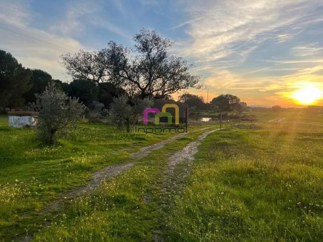 Casa con terreno en venta en Badajoz, Manatío photo 0
