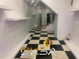 Local comercial en venta en Villarreal, Centro vila-real photo 0