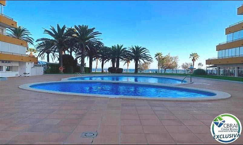 Apartamento en venta en Roses, Santa Margarida photo 0