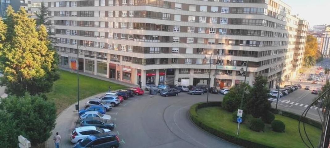 Piso en venta en Avilés, Avilés photo 0