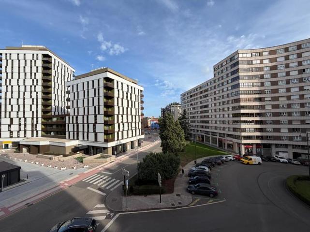Piso en venta en Avilés, Avilés photo 0