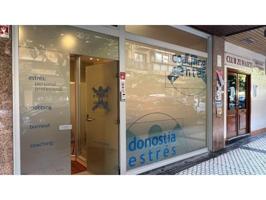 Local comercial en venta en Donostia-San Sebastián photo 0