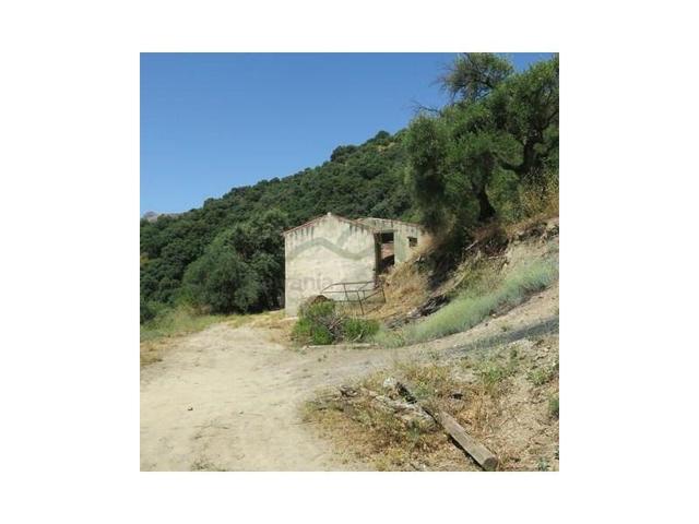 Casa con terreno en venta en Algatocín photo 0