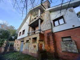 Chalet en venta en Amés photo 0