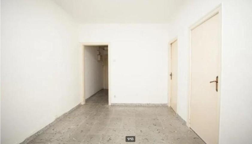 Entresuelo en venta en Barcelona, El Raval photo 0