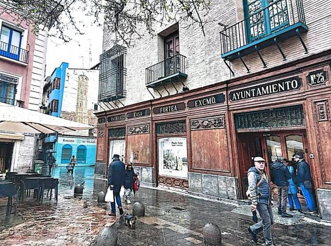 Local comercial en venta en Zaragoza, Montañana photo 0