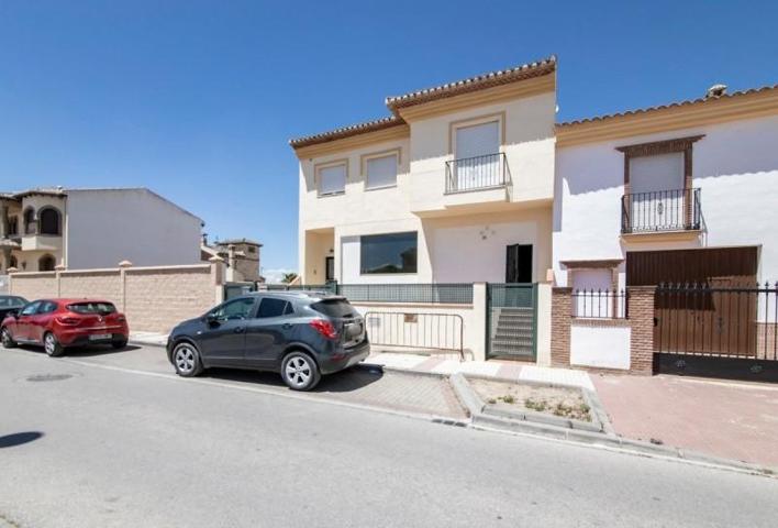 Adosada en venta en Chauchina, CENTRO SALUD photo 0