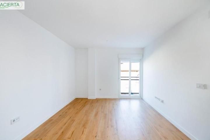 Apartamento en venta en Zubia, Área de Granada photo 0