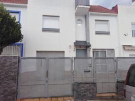 Adosada en venta en Almansa, Castilla la mancha photo 0