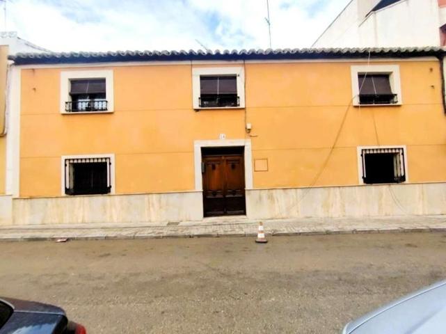 Casas de pueblo en venta en Valdepeñas, Centro photo 0