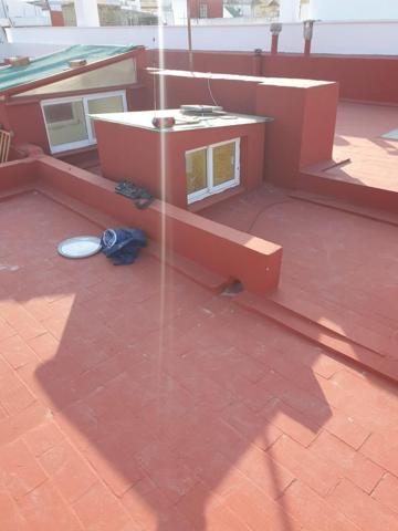 Adosada en venta en Chiclana de la Frontera, Avenida la libertad photo 0