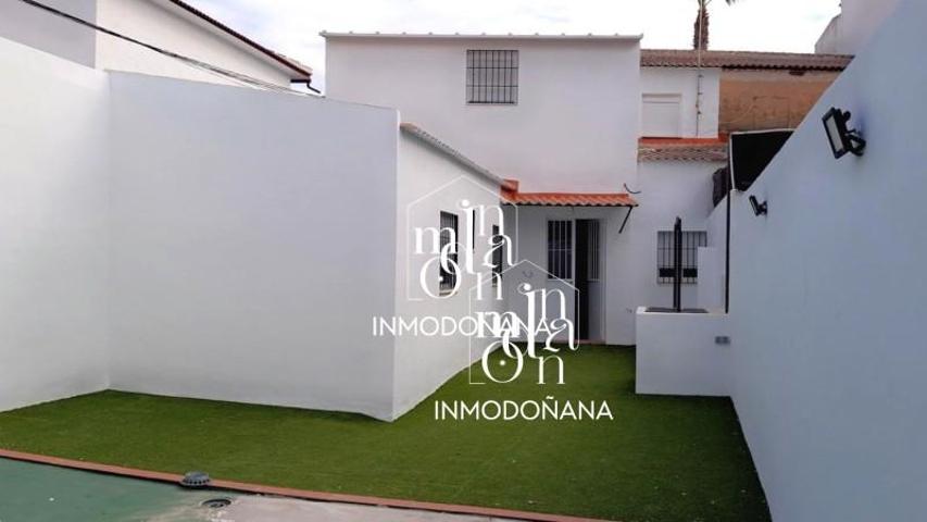 Adosada en venta en Pilas, Pilas photo 0