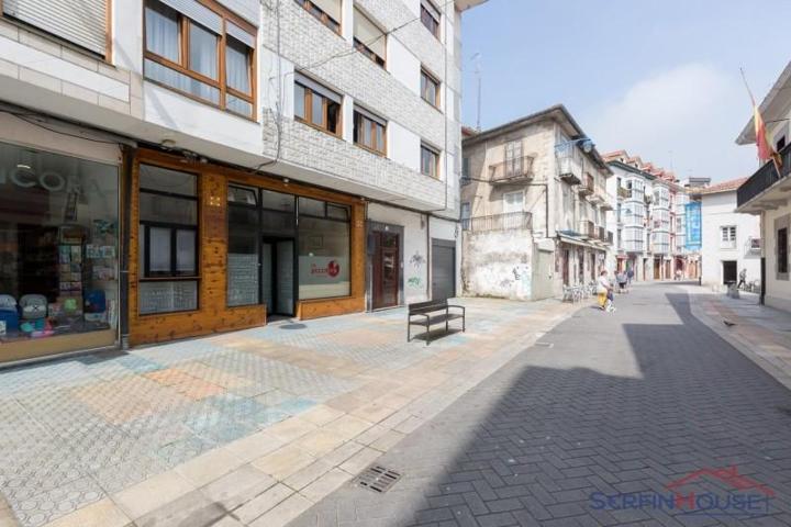 Local comercial en venta en Santoña, Centro photo 0